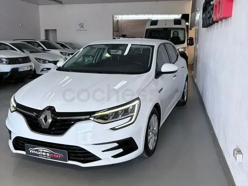 Usado Renault Mégane II Intens 115 CV (84 kW) 2022 Blanco Berlina