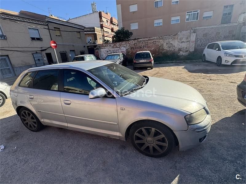 Gris / plata Usado 2006 Audi A3 Ambiente Berlina | 3700 € (Buen precio) - Imagen 1/4
