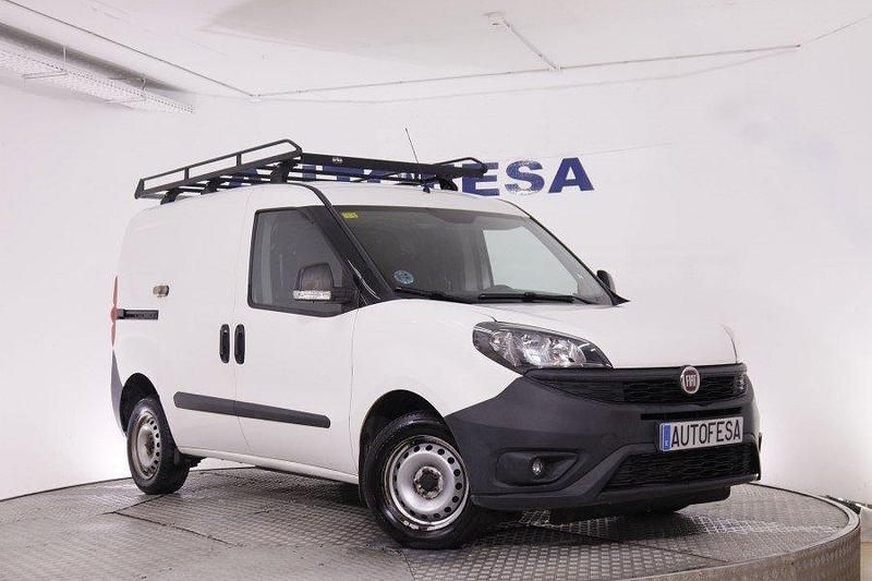Usado Fiat Doblò 95 CV (69 kW) 2020 Blanco
