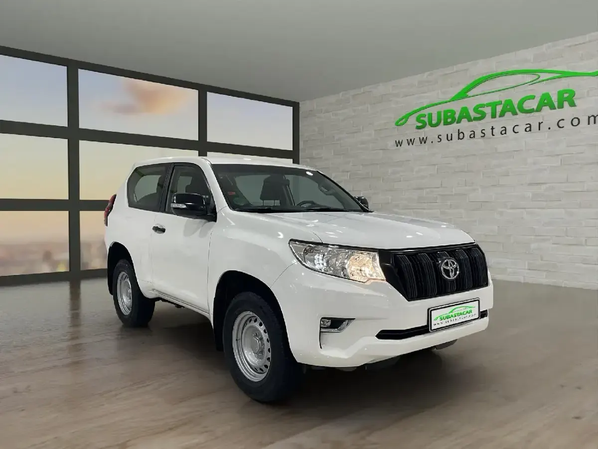 Używany Toyota Land Cruiser 176 KM (129 kW) 2021 Biały SUV