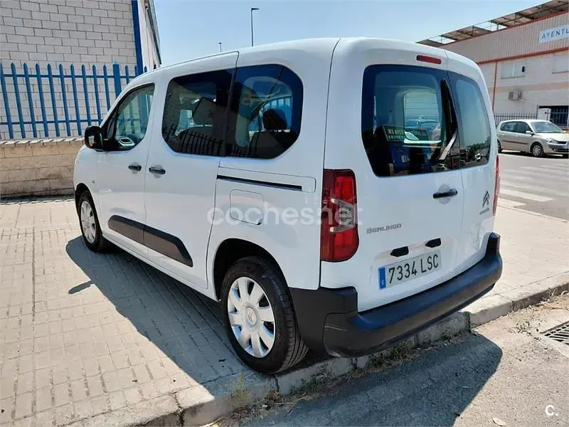 Usado Citroën Berlingo Live 102 CV (75 kW) 2021 Blanco Monovolumen