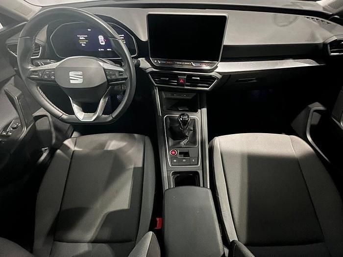 Usado Seat Leon Style 116 CV (85 kW) 2025 Gris Utilitario