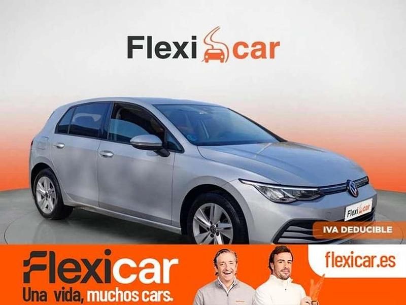 Gris Usado 2021 VW Golf VIII Life Berlina | 17.890 € (Un poco caro) - Imagen 1/4