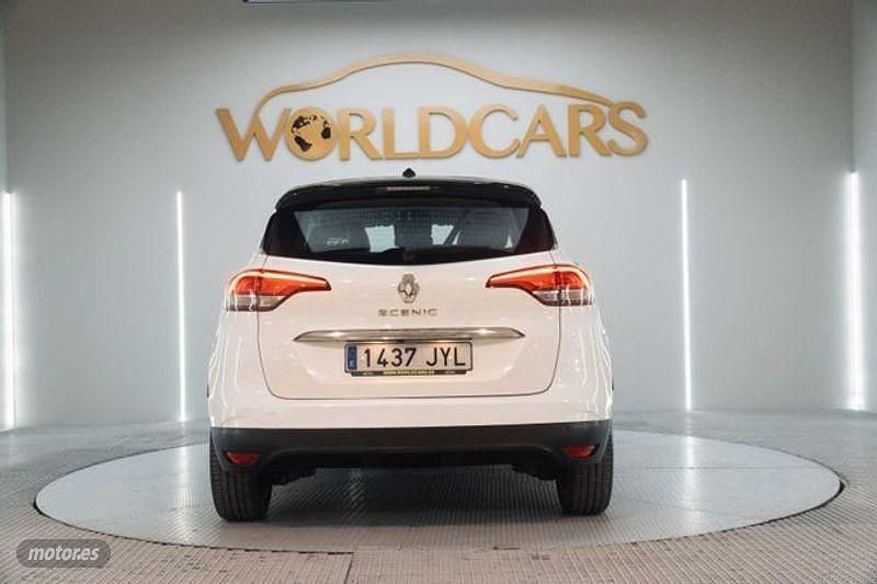 Usado Renault Scénic IV Zen 130 CV (95 kW) 2017 Blanco Monovolumen