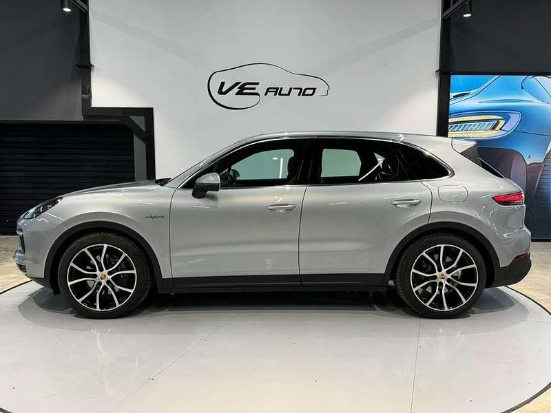 Usado Porsche Cayenne 462 CV (339 kW) 2021 Gris / plata SUV