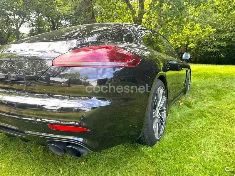 Usado Porsche Panamera 440 CV (323 kW) 2015 Negro Utilitario