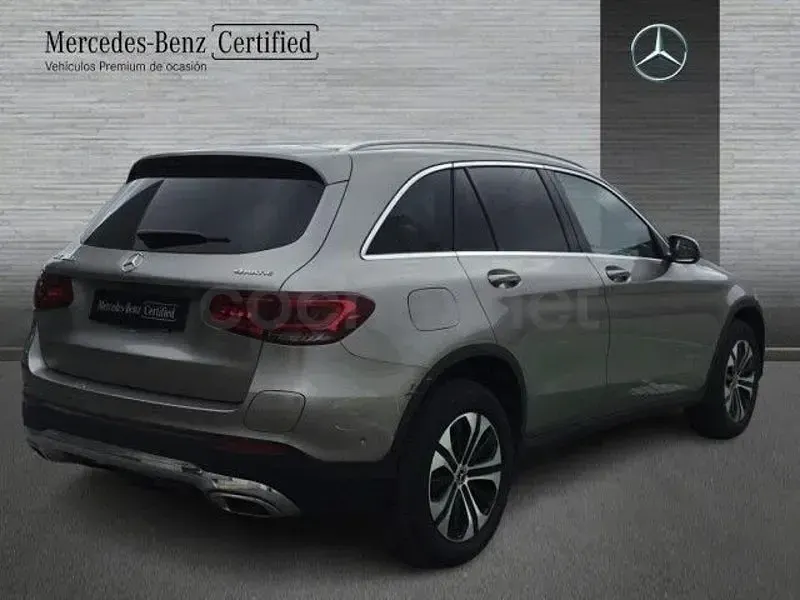 Usado Mercedes GLC300e 320 CV (235 kW) 2021 Gris / plata SUV