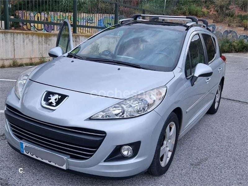 Usado Peugeot 207 90 CV (66 kW) 2010 Gris / plata Familiar