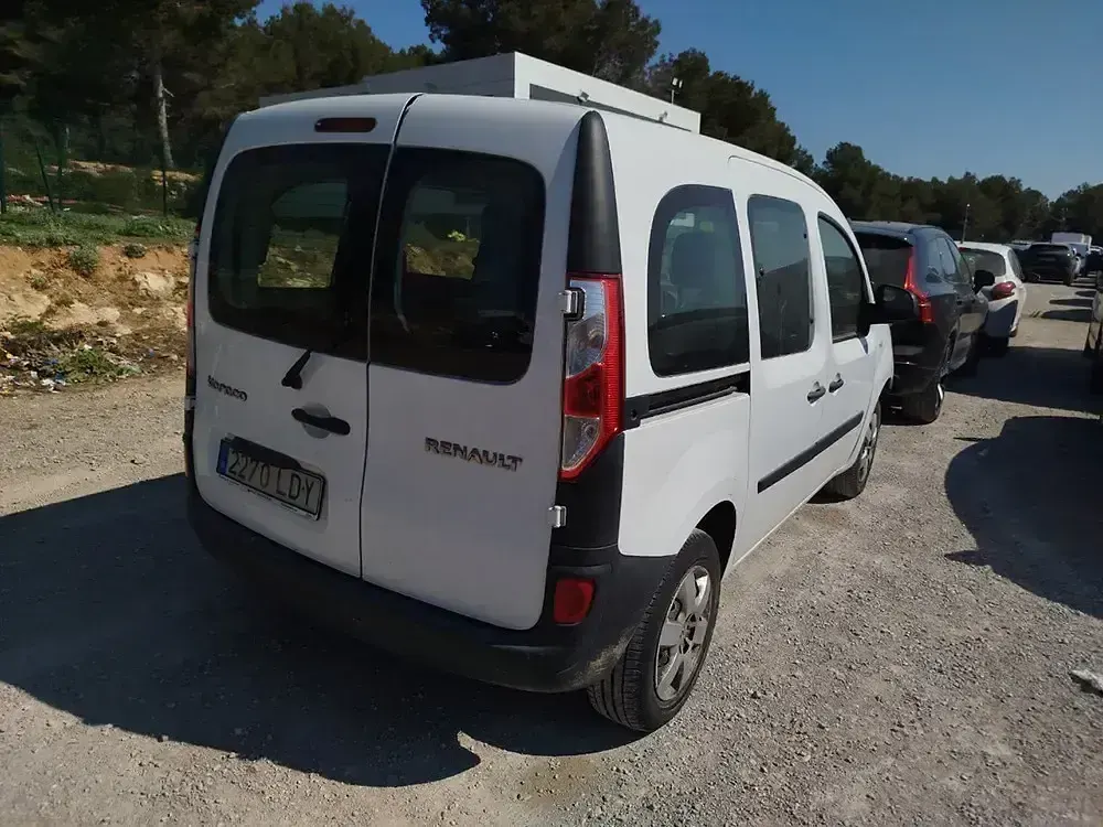 Usado Renault Kangoo 75 CV (55 kW) 2020 Blanco Monovolumen