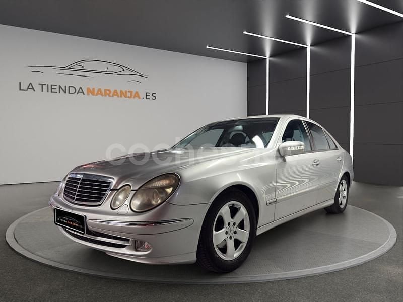 Usado Mercedes E320 Avantgarde 224 CV (164 kW) 2004 Gris / plata Familiar