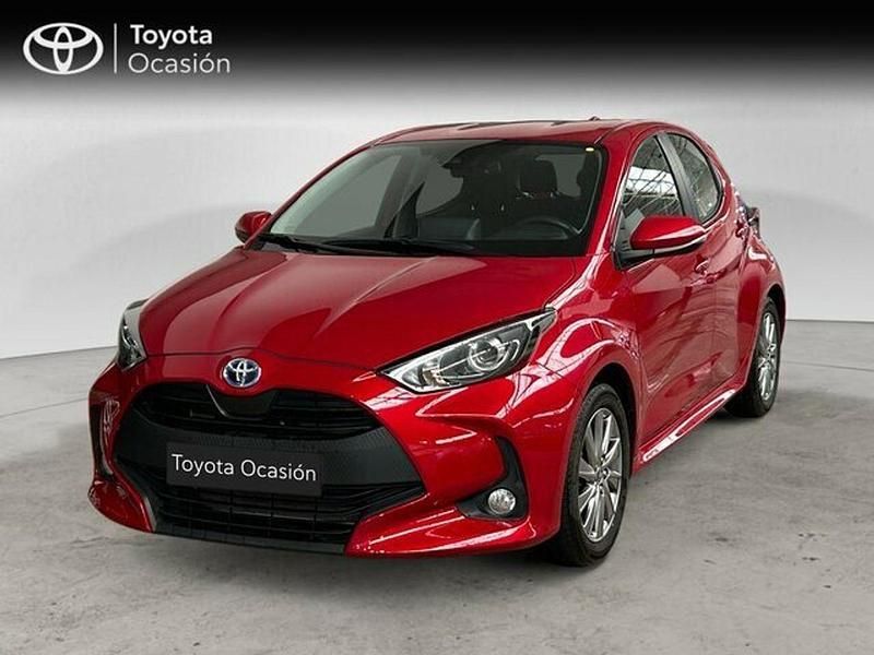 Rojo Usado 2024 Toyota Yaris Hybrid Active | 22.750 € (Precio justo) - Imagen 1/4