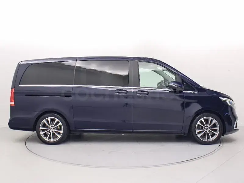 Usado Mercedes V300 Avantgarde 239 CV (175 kW) 2021 Azul Monovolumen
