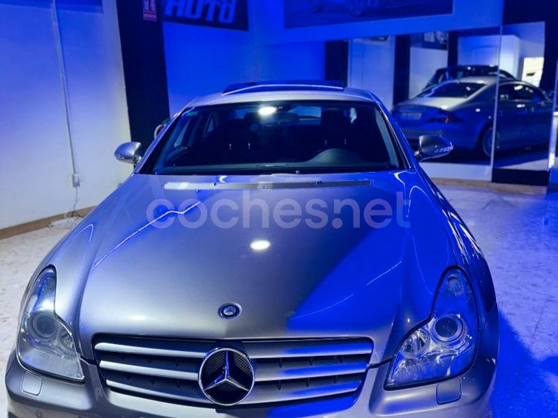 Gris / plata Usado 2005 Mercedes CLS55 AMG AMG Berlina | 26.899 € - Imagen 1/4