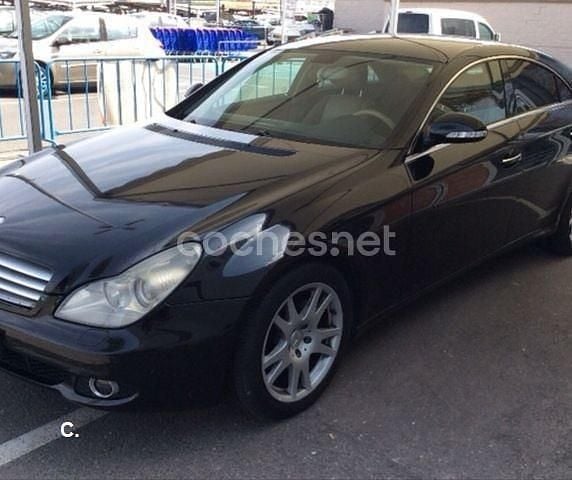 Verde Usado 2006 Mercedes CLS320 Berlina | 6900 € (Buen precio) - Imagen 1/4