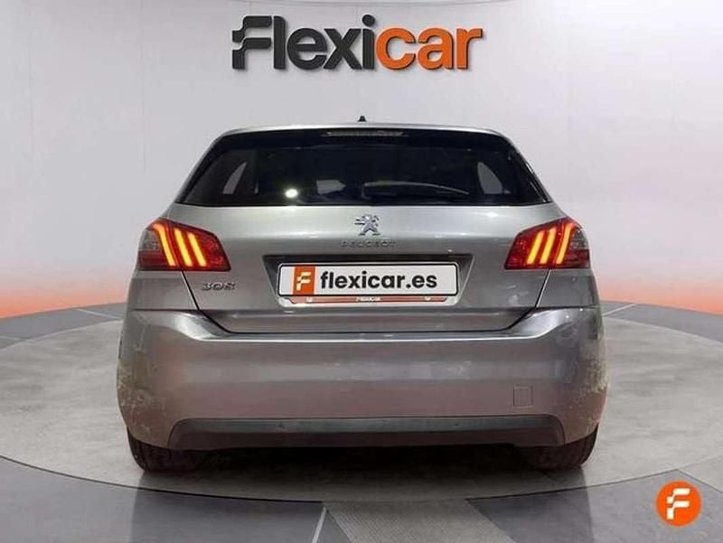 Usado Peugeot 308 Style 131 CV (96 kW) 2020 Gris Utilitario