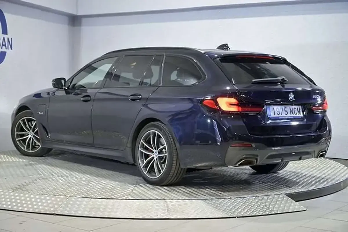 Usado BMW 530e Comfort Edition 292 CV (214 kW) 2021 Azul Familiar