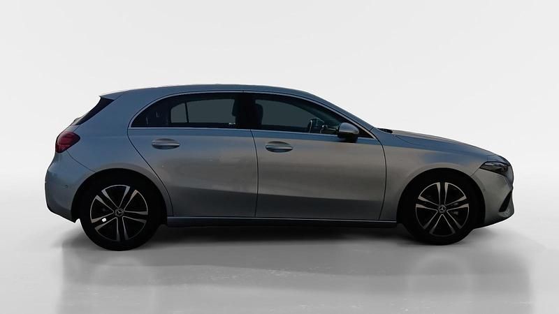 Usado Mercedes A180 136 CV (100 kW) 2025 Berlina