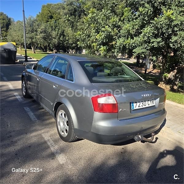 Gris / plata Usado 2004 Audi A4 Berlina | 3000 € (Precio justo) - Imagen 1/4