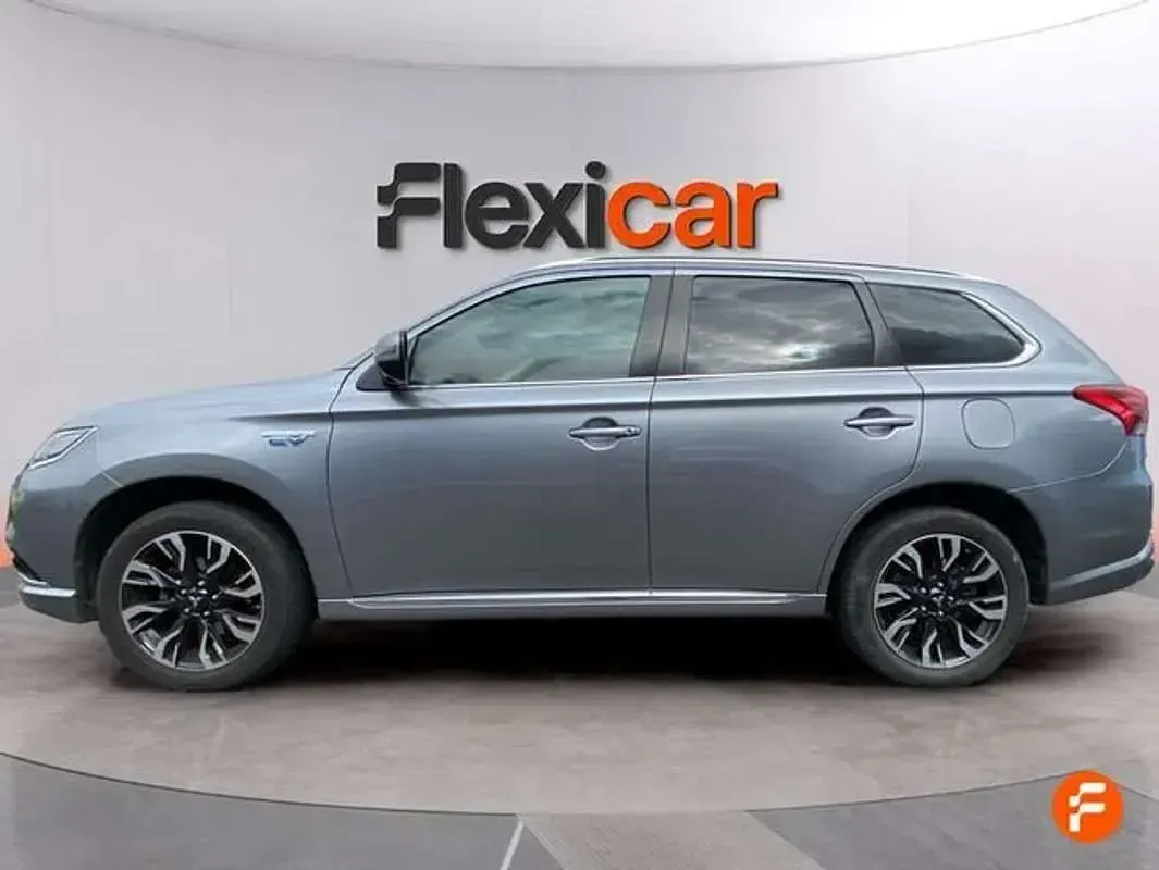 Usado Mitsubishi Outlander P-HEV 203 CV (149 kW) 2017 Gris SUV