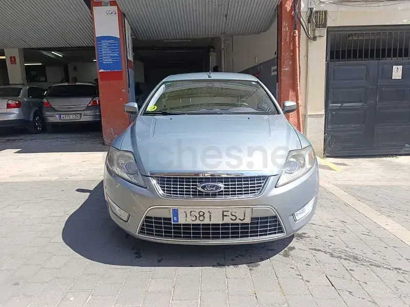 Usado Ford Mondeo Titanium 140 CV (102 kW) 2007 Gris / plata Familiar