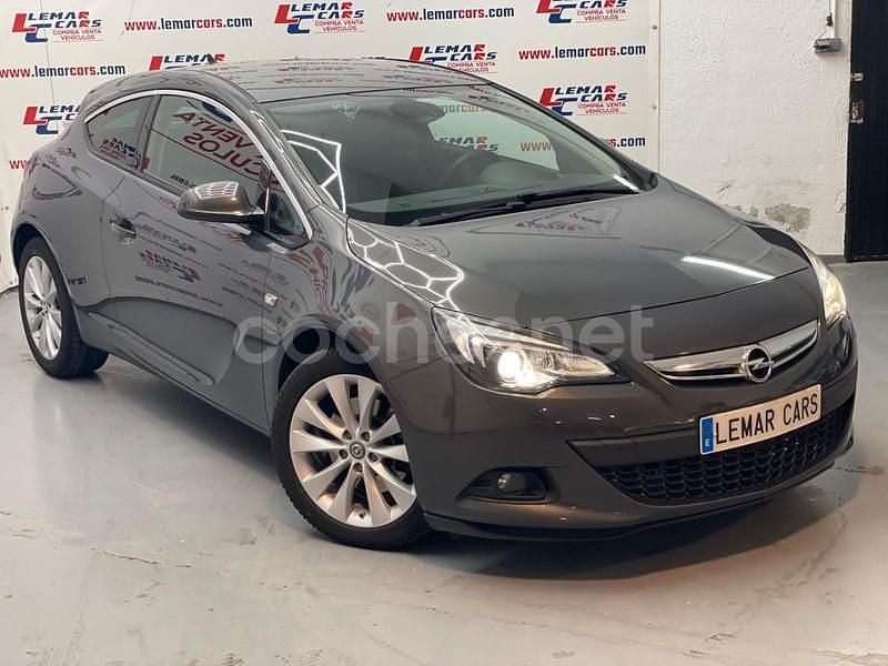Gris / plata Usado 2015 Opel Astra GTC Sportive Berlina | 8900 € (Precio justo) - Imagen 1/4