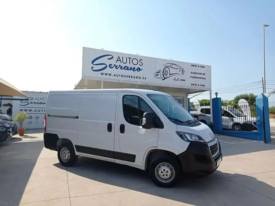 Usado Peugeot Boxer 140 CV (102 kW) 2023 Blanco Van