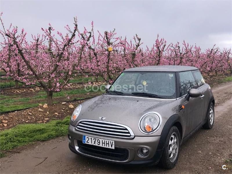 Usado Mini ONE 75 CV (55 kW) 2012 Gris / plata Utilitario