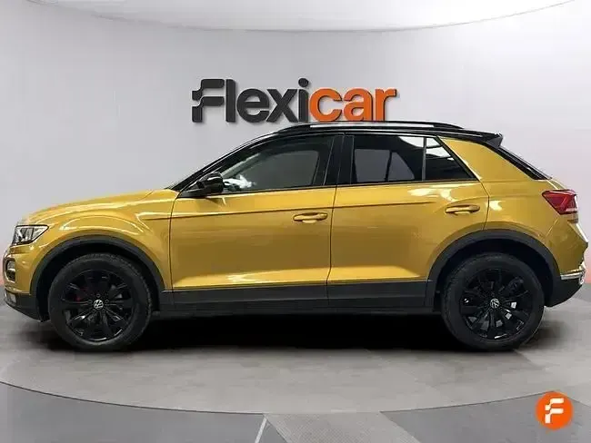 Usado VW T-Roc Advance 150 CV (110 kW) 2022 Amarillo SUV