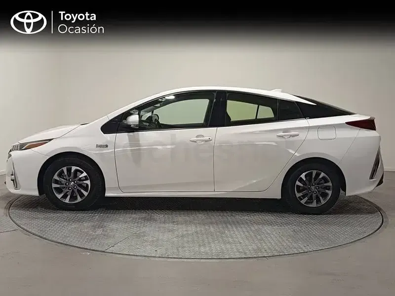 Usado Toyota Prius Advance 122 CV (89 kW) 2022 Blanco Utilitario