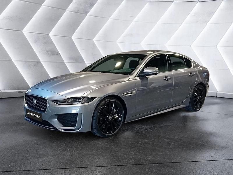 Gris Usado 2024 Jaguar XE R Berlina | 48.900 € - Imagen 1/4