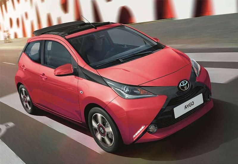 Usado Toyota Aygo X-play 72 CV (52 kW) 2018 Rojo Utilitario