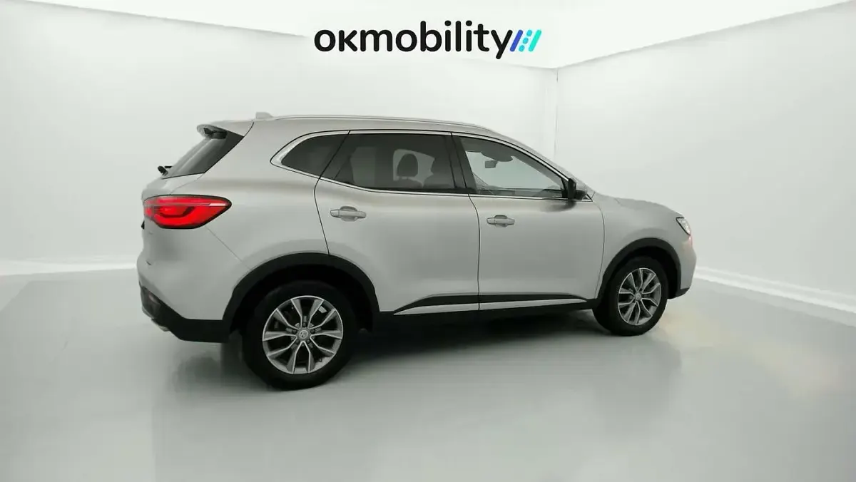 Usado MG HS Comfort 162 CV (119 kW) 2023 Plateado SUV