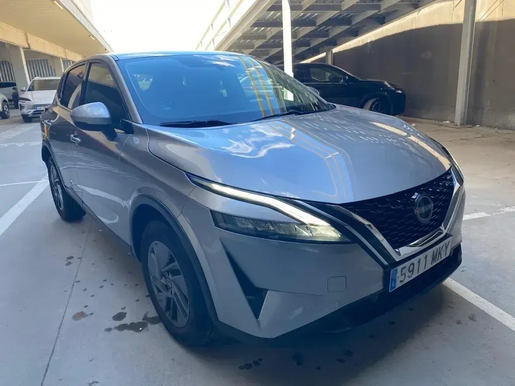 Usado Nissan Qashqai Acenta 140 CV (102 kW) 2023 Plata SUV