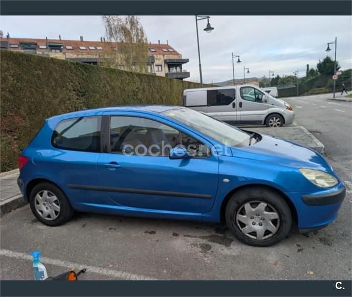 Usado Peugeot 307 110 CV (80 kW) 2003 Azul Berlina
