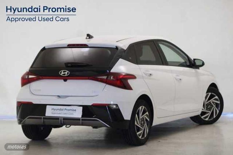 Usado Hyundai i20 99 CV (72 kW) 2024 Atlas white Utilitario
