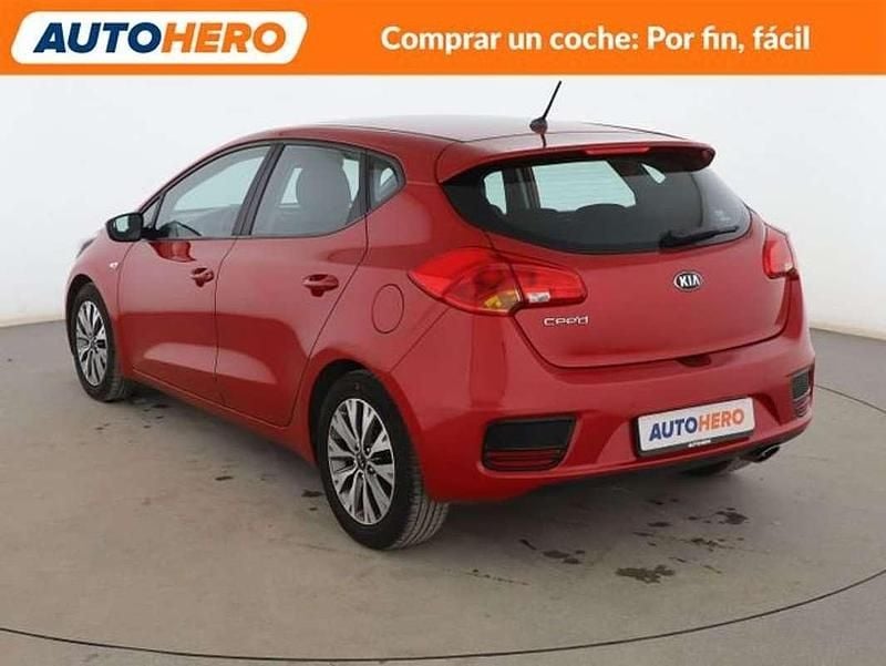 Usado Kia Ceed 101 CV (74 kW) 2018 Rojo Utilitario