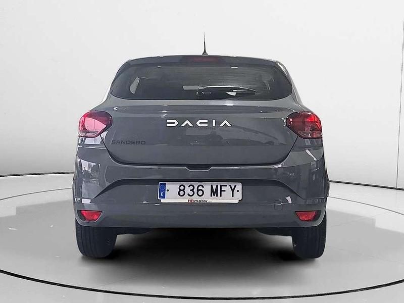 Usado Dacia Sandero Essentiel 101 CV (74 kW) 2023 Gris Utilitario