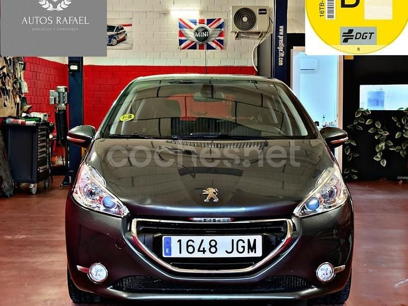 Gris / plata Usado 2015 Peugeot 208 Active Utilitario | 5990 € (Super precio) - Imagen 1/4
