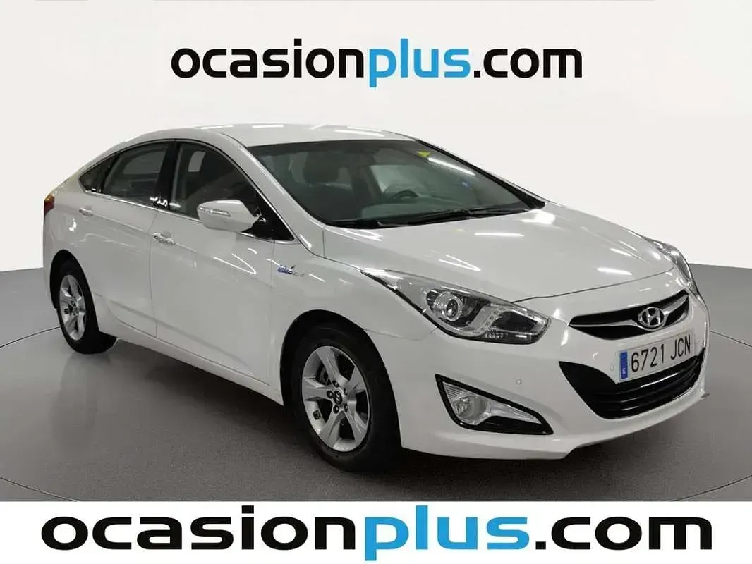 Usado Hyundai i40 136 CV (100 kW) 2015 Blanco Berlina