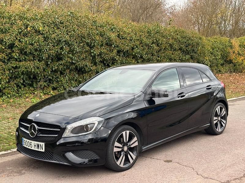 Negro Usado 2014 Mercedes A180 AMG line Berlina | 13.900 € (Buen precio) - Imagen 1/4