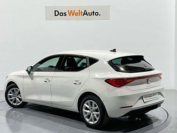 Usado Seat Leon Style 116 CV (85 kW) 2025 Blanco
