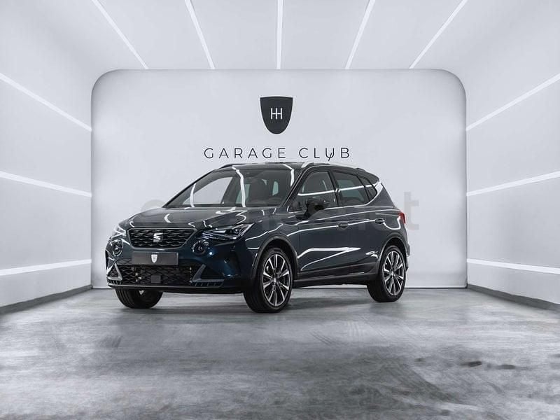 Usado Seat Arona FR 116 CV (85 kW) 2025 Gris / plata SUV