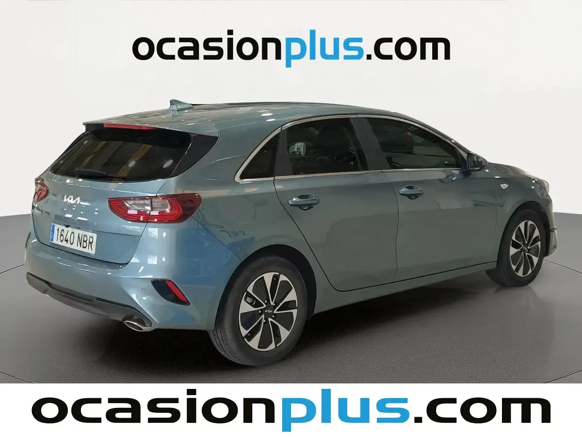Usado Kia Ceed 101 CV (74 kW) 2025 Gris Utilitario