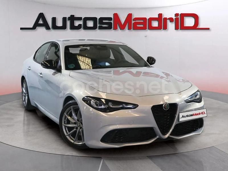 Beige Usado 2023 Alfa Romeo Giulia Sprint Berlina | 31.990 € (Precio justo) - Imagen 1/4