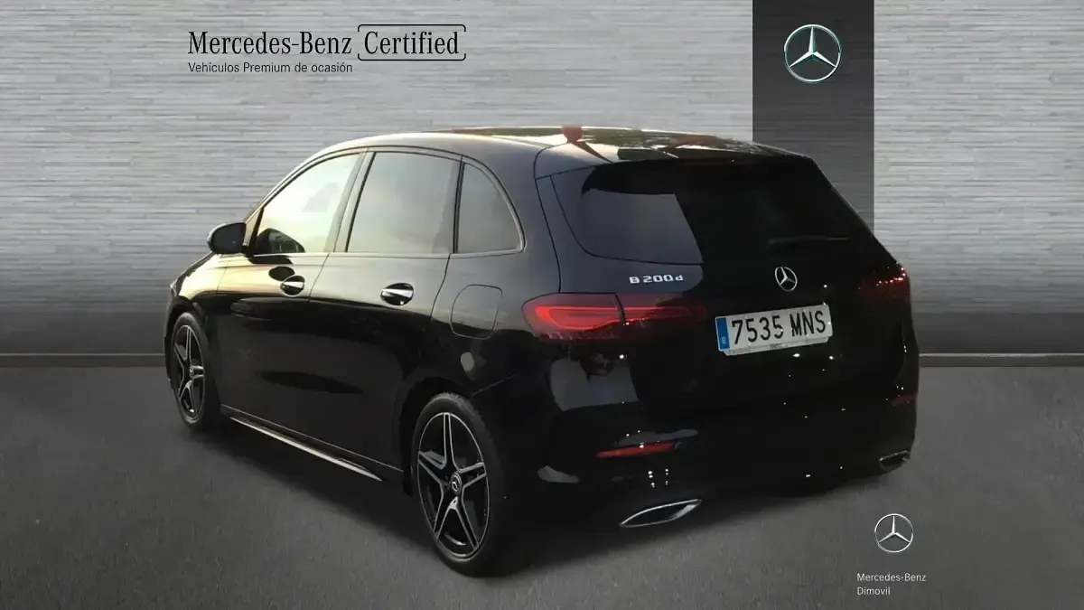Occasion Mercedes B200 AMG line 150 PK (110 kW) 2024 Zwart MPV