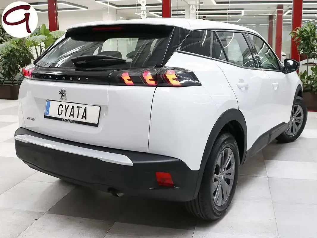 Usado Peugeot 2008 Active 101 CV (74 kW) 2021 Blanco SUV
