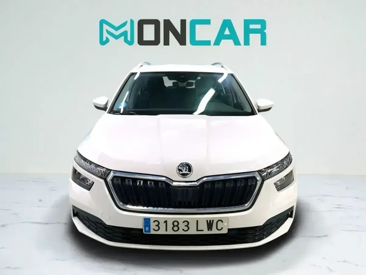 Usado Skoda Kamiq 110 CV (80 kW) 2022 Blanco SUV