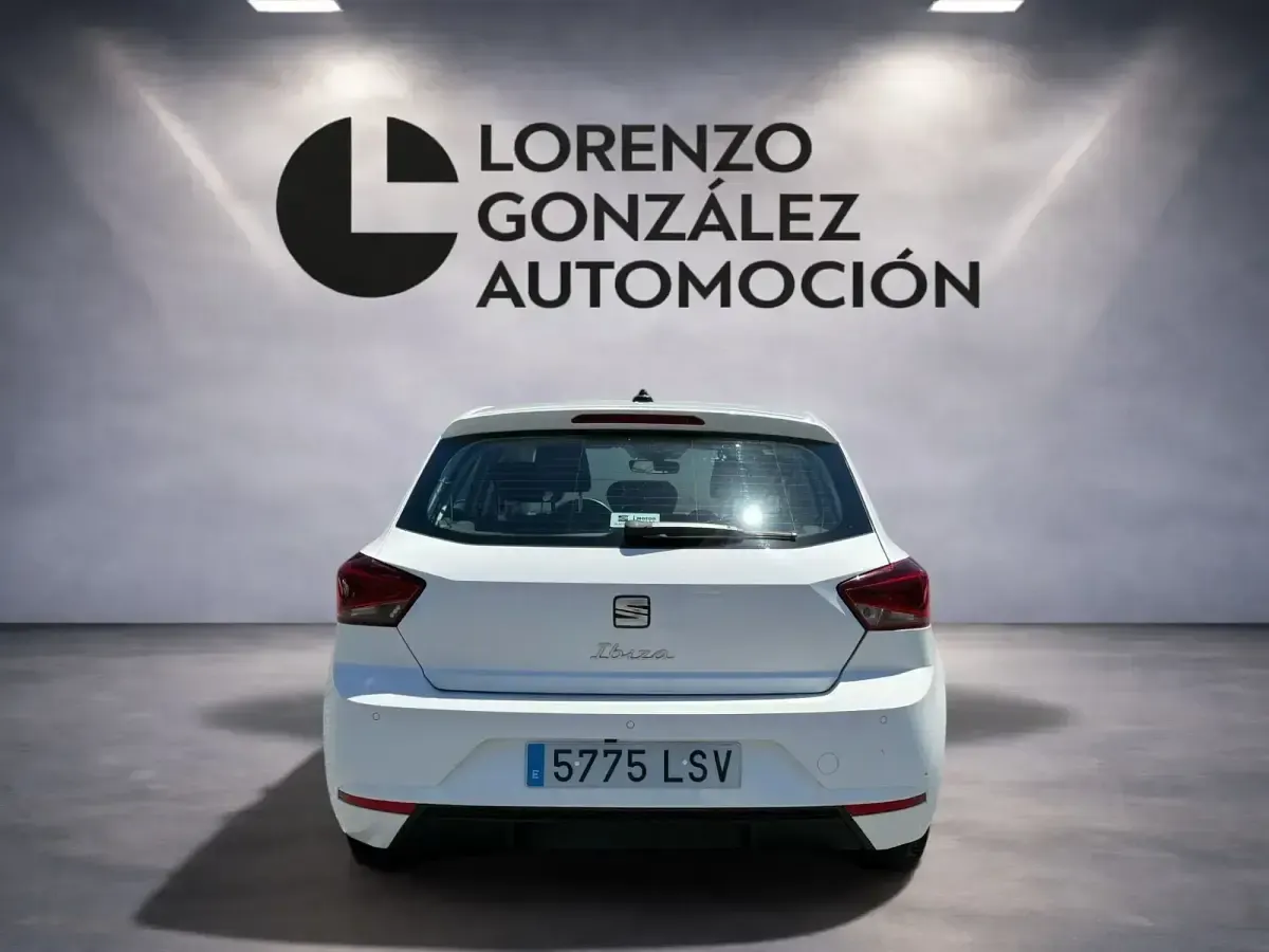 Usado Seat Ibiza XCELLENCE 110 CV (80 kW) 2021 Blanco Utilitario