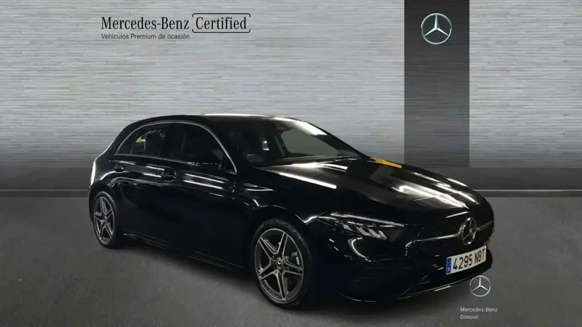 Usado Mercedes A180 116 CV (85 kW) 2025 Negro Berlina