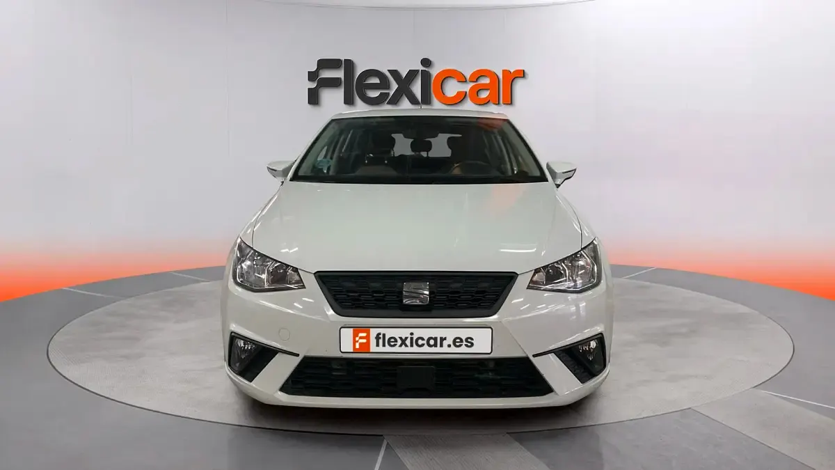 Usado Seat Ibiza Style 110 CV (80 kW) 2021 Blanco Utilitario